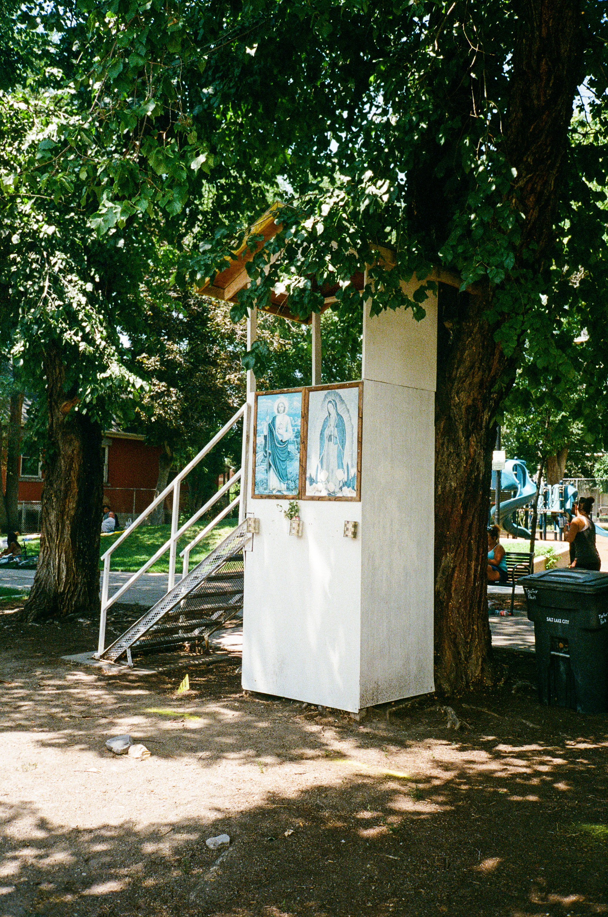 a photo of a window